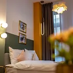 Stil Old Town Boutique Готель Бухарест
